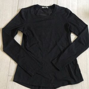 Long black sleeve workout shirt
